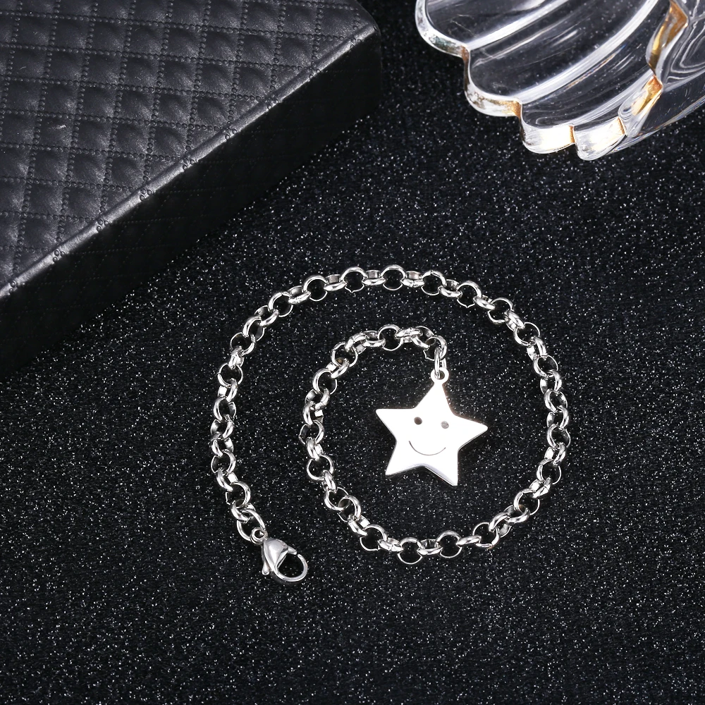 Женский браслет с сердечками IF ME Серебристый круглой металлической подвеской в