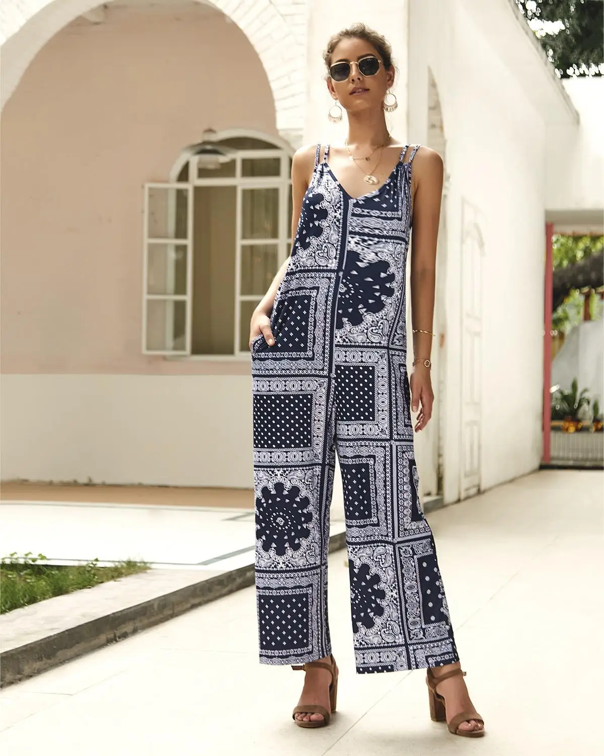 Летний комбинезон на бретельках с принтом богемный Повседневный боди цельный