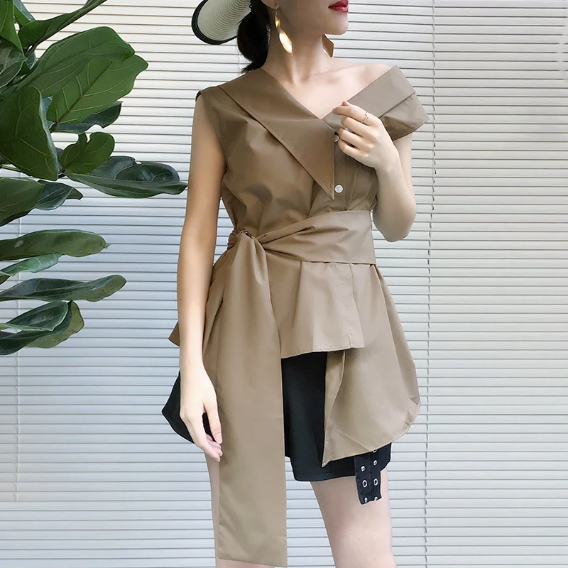 Женская офисная блузка без рукавов черная Асимметричная Блузка цвета хаки с