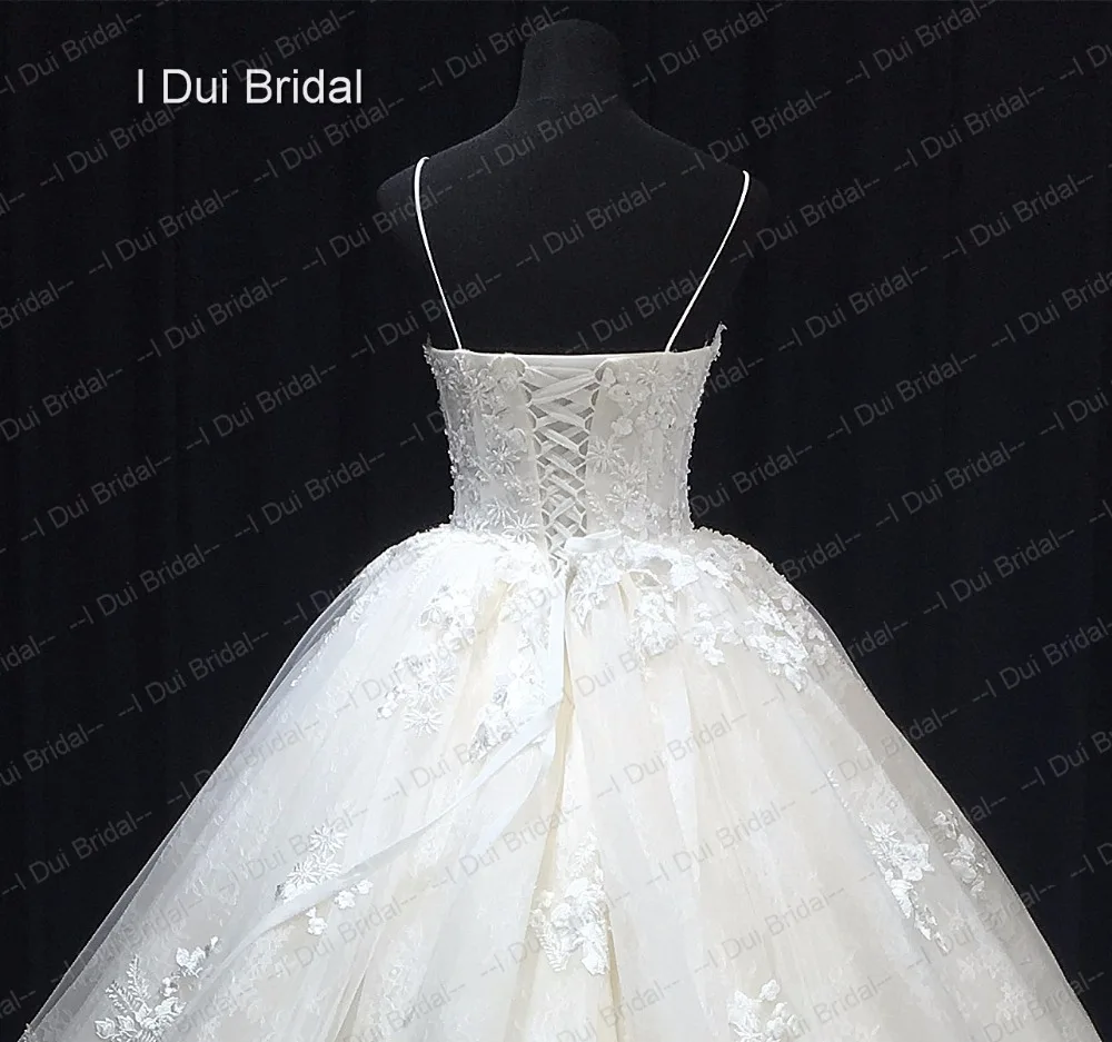 Spaghetti Strap High Quality Wedding Dress Lace Appliqued Ball Gown Bridal Gown