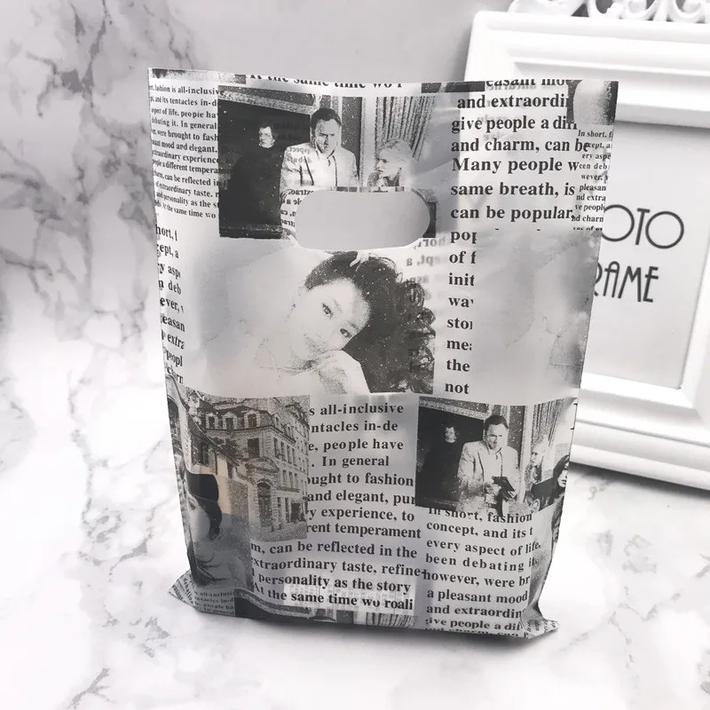 Black Newspaper 25x35 20x25 15x20 см 10 шт. сумка для хранения одежды хозяйственные пластиковые сумки с ручками ювелирные изделия свадебный пластиковый мешочек для упаковки подарков - Цвет: Black Newspaper