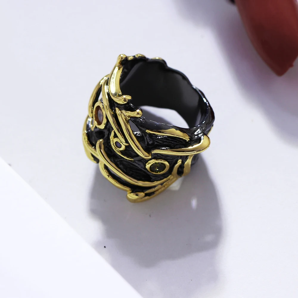 Trendy Hip Hop Ring for Women Teenage Unique Black& Gold Plated Cubic Zirconia Bezel Set Lead Free Street Fashion Movie Jewelry