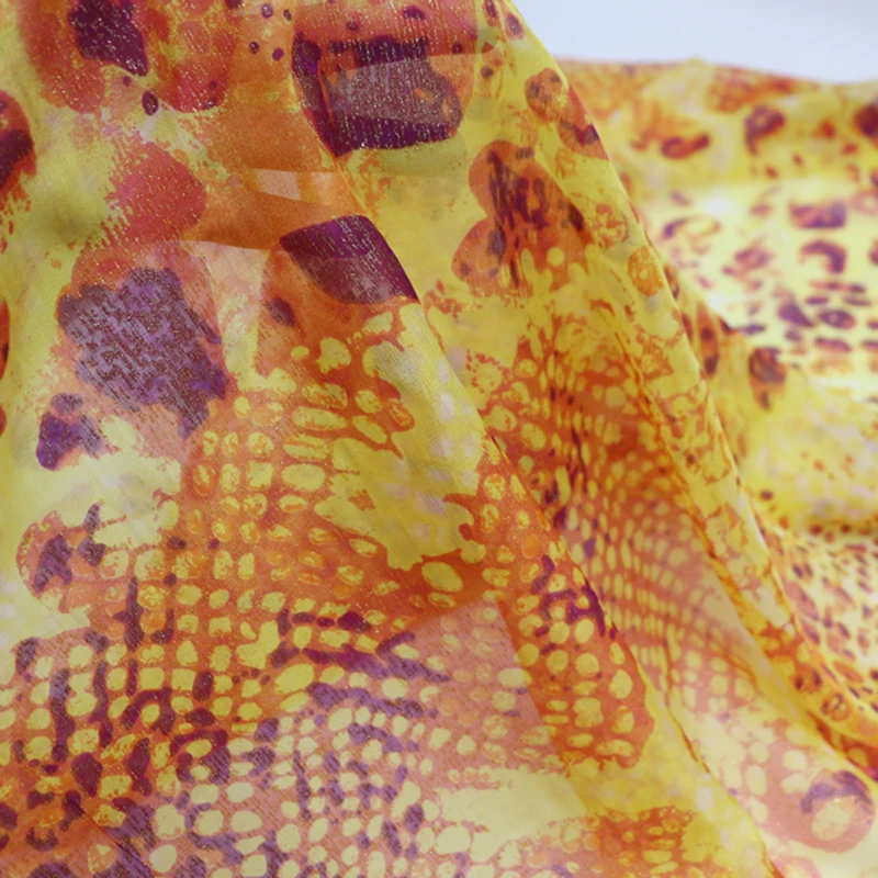 Золотой тисненый чистый шелк шифон ткань Африка леопардовый узор 100 см * 135