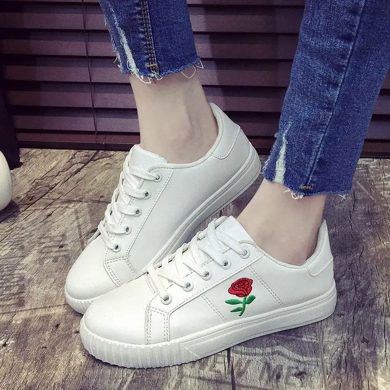 Белая обувь 2017 г. весенне осенняя комфортная для отдыха на плоской подошве