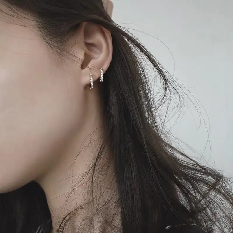 Маленькие женские серьги-капельки с фианитом WTLTC Chic тонкие мини-серьги для хряща