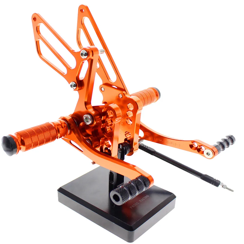 CNC Алюминиевые мотоциклетные подножки, подножки для ног, педали, задний набор, подножки для Suzuki GSXR1000 GSXR 1000 K5 K6 2005 2006 - Цвет: Оранжевый