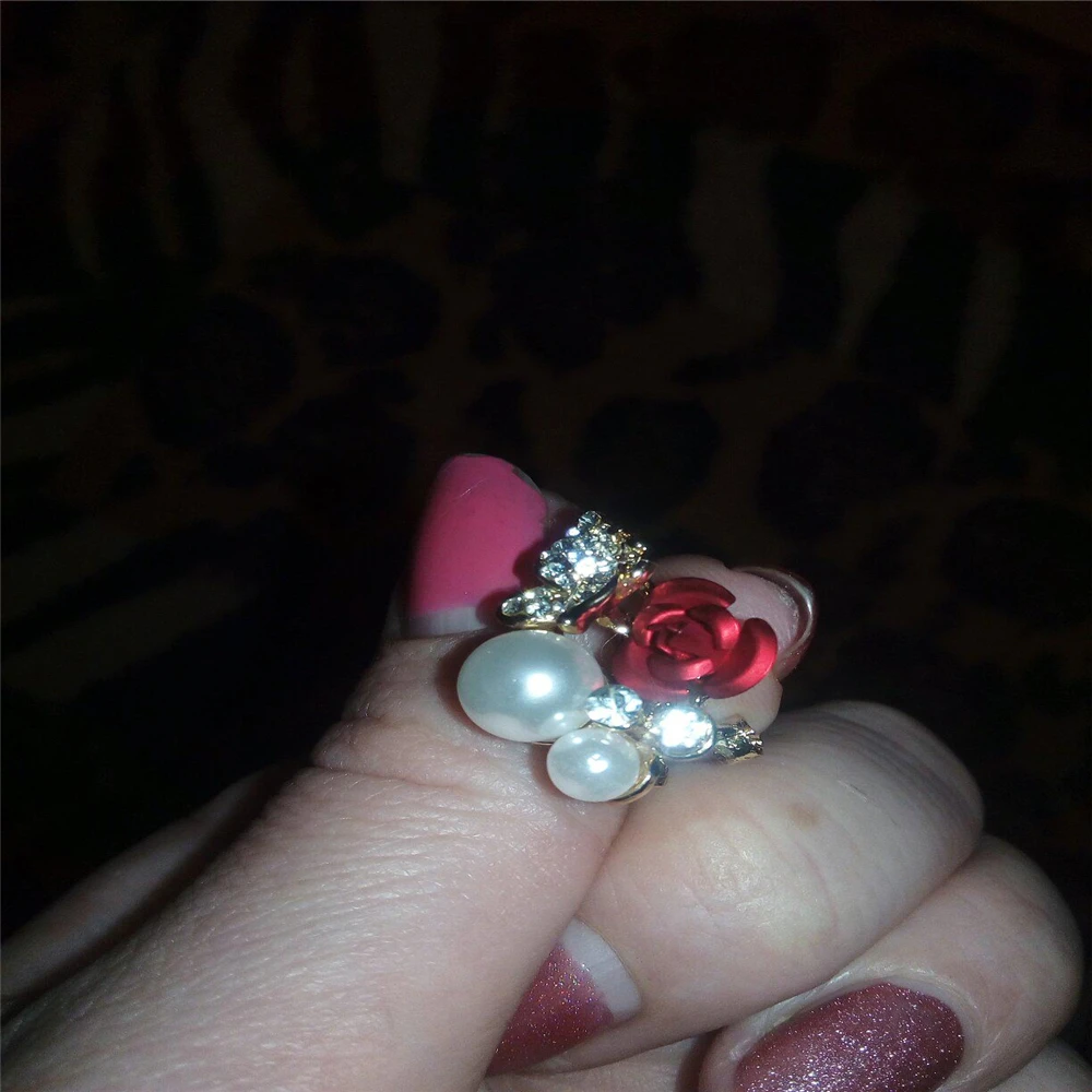 Серьги гвоздики KUNIU в стиле бохо с красной розовой бабочкой и жемчугом серьги