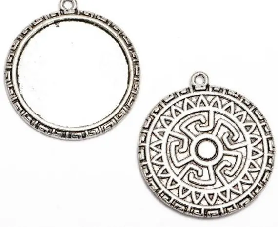 One Antique Silver Effect Aztec Pendant Blank Bezel Tray Setting // with Clear Glass Cabochon (30mm diameter) APB065theof | Украшения и