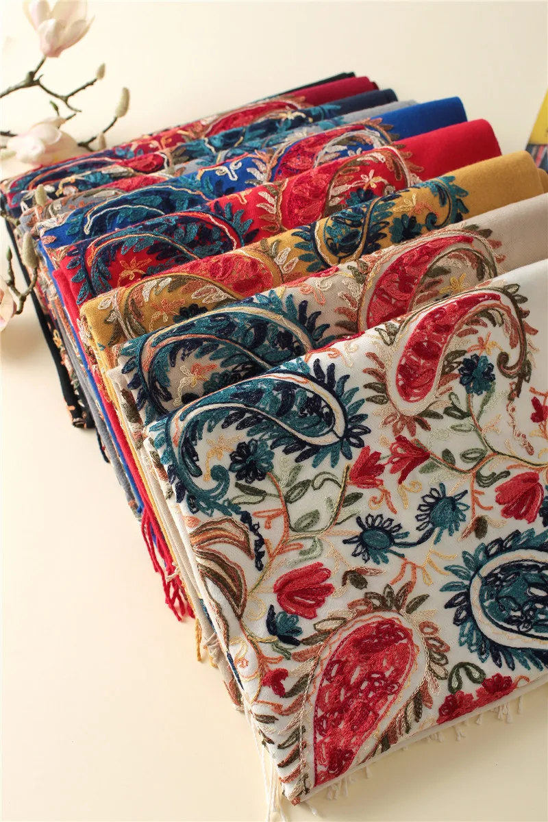 New Luxury Brand Women Scarf High Quality Embroidery Winter Cashmere Scarves Lady Shawls and Wraps Female Pashmina Echarpe