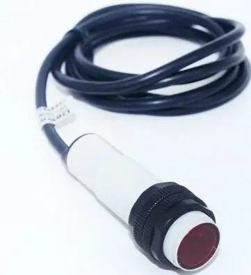 FREE SHIPPING M18 visible light diffuse photoelectric sensor / E3FT-DS30NA switch for black objects 0-30CM | Автомобили и