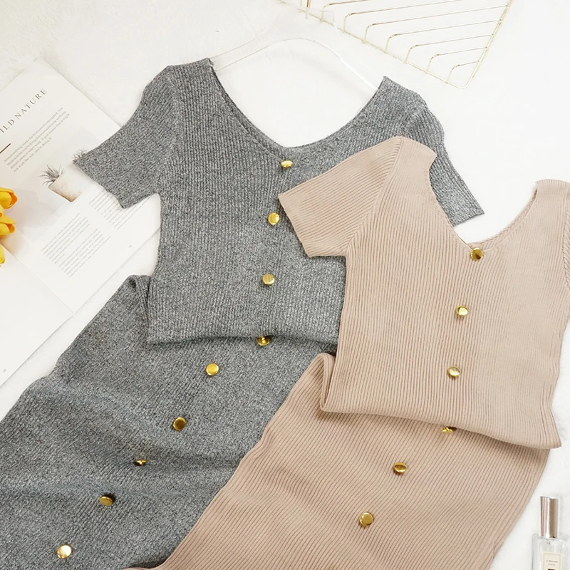 2019 Ранняя осень Пряжка Тонкий Дикий v образным вырезом с коротким рукавом голова