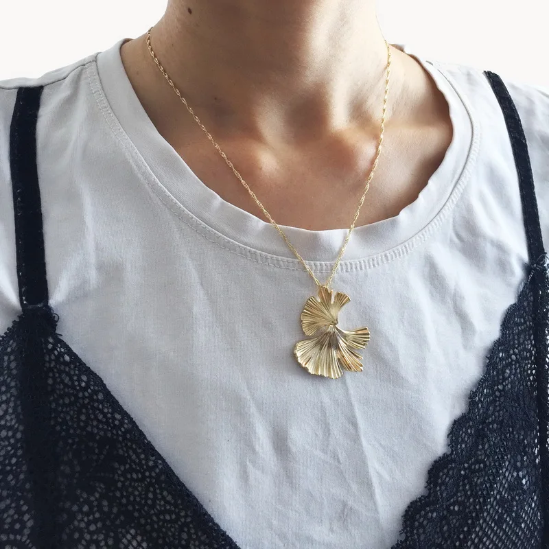 

F.J4Z Brand Alloy Ginkgo Leaf Pendant Necklace For Women Trendy Indian Jewelry Vintage Pattern Collars Aretes De Mujer Bijoux