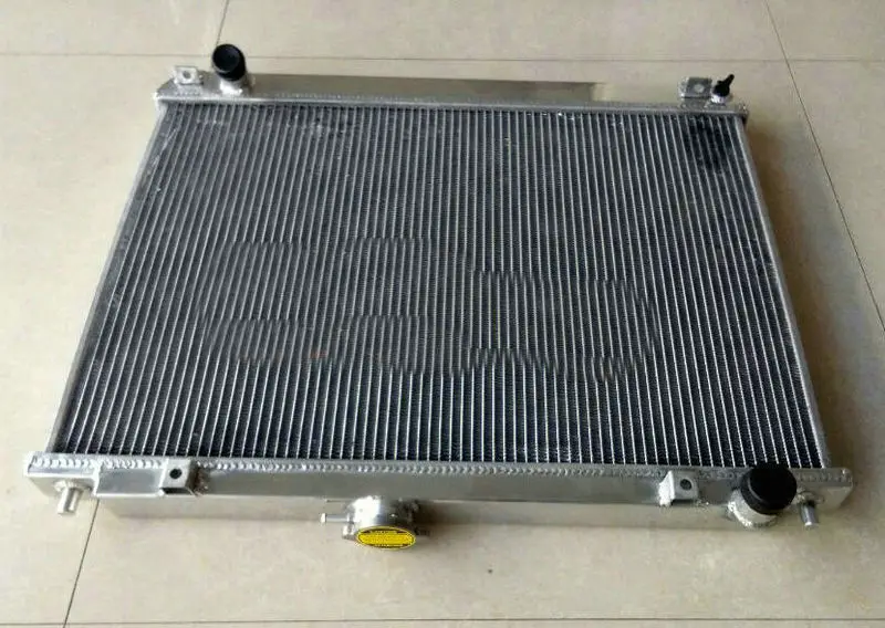 Радиатор митсубиси паджеро спорт. Радиатор Паджеро 3 3.2 дизель. Радиатор Мицубиси Паджеро 2. Радиатор на Мицубиси Паджеро 2 v23. Радиатор Паджеро спорт 1 4m40.