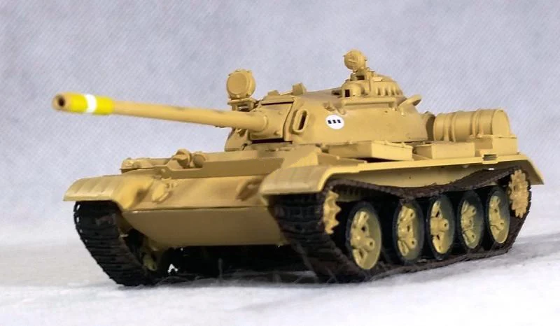 Модель танка TRUMPETER 1:72 персидская война иракская армия T-55 любимая модель 35027 |