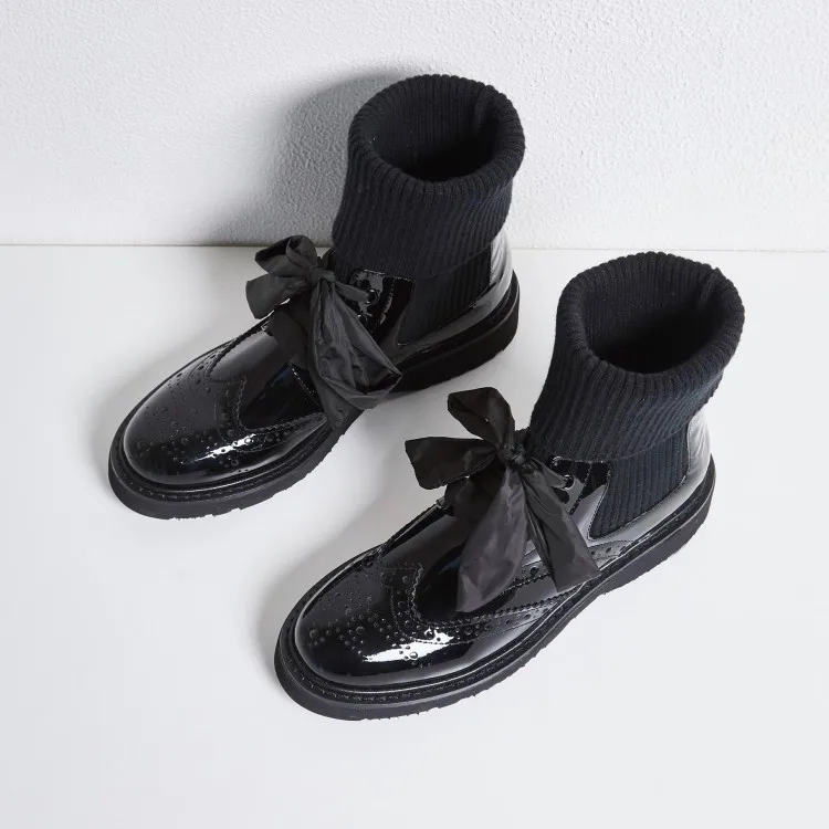 Элегантные черные ботинки на плоской подошве с бантиком Вязаные носки