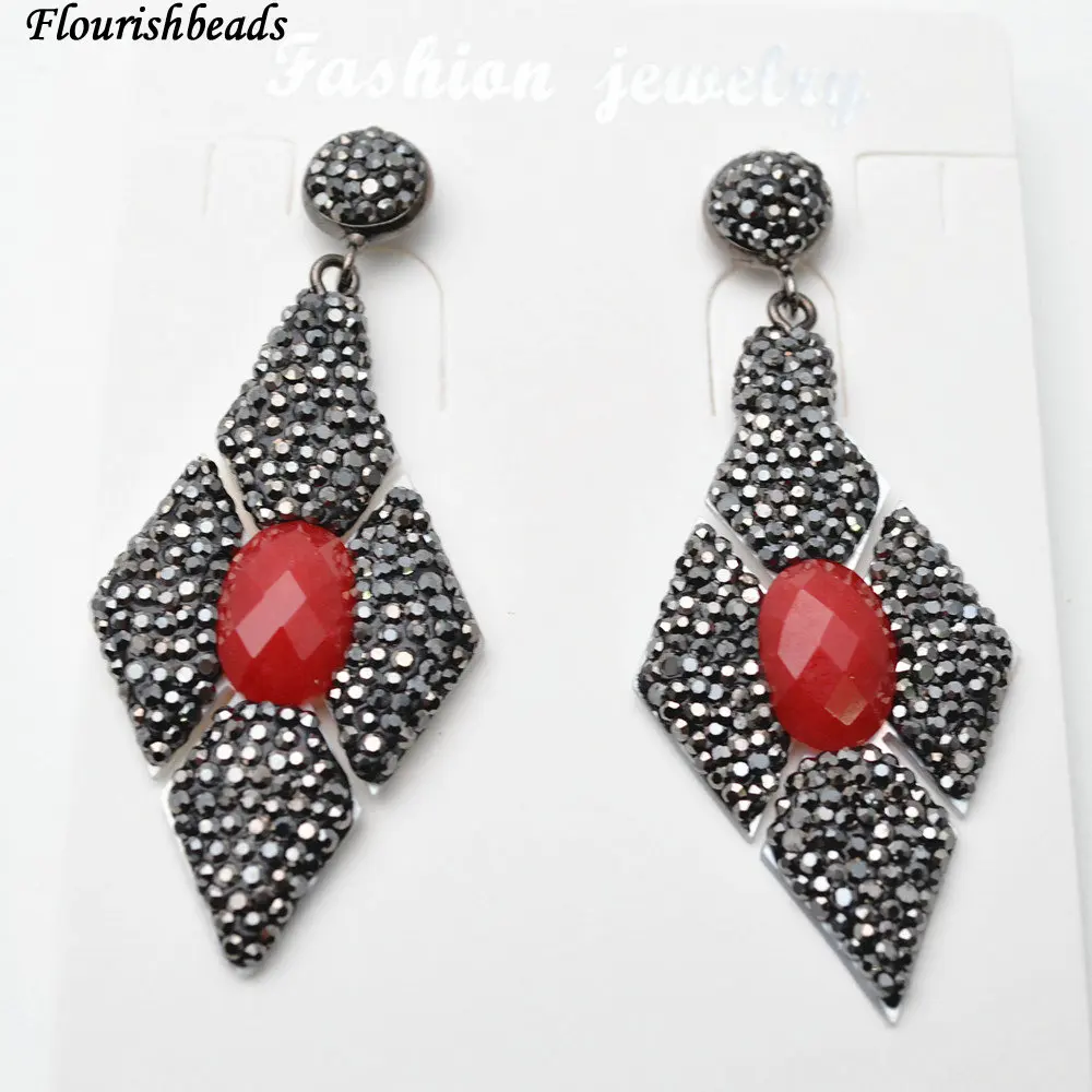 Серьги подвески с красным камнем на белом корпусе в форме ромба|earrings fashion|black