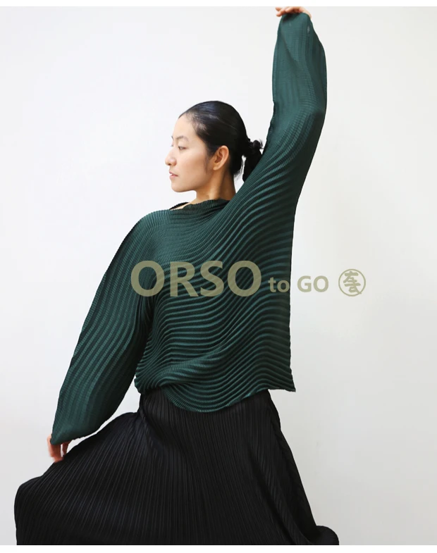 Azterumi Pleats Spring New Women Ripple Pleated T-shirt Casual Loose o Neck Tees Tops Red Black Green Gray Khaki Clothes