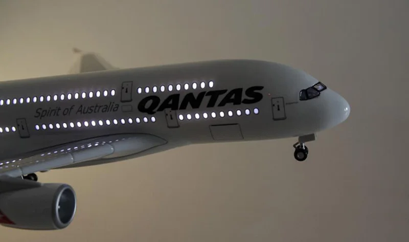 1/160 масштаб 50,5 см самолет Airbus A380 QANTAS авиакомпания Модель W светильник и колесо литой пластик Смола самолет для сбора подарков