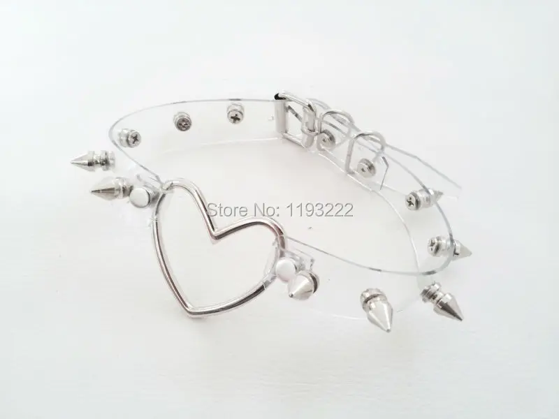 Красивое популярное крутое ожерелье с шипами чокер большим сердцем прозрачное