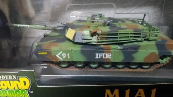США MBT M1A1 Абрамс СВС в европейском стиле 1990 майка с камуфляжным принтом 1: 72 в собранном виде easy model
