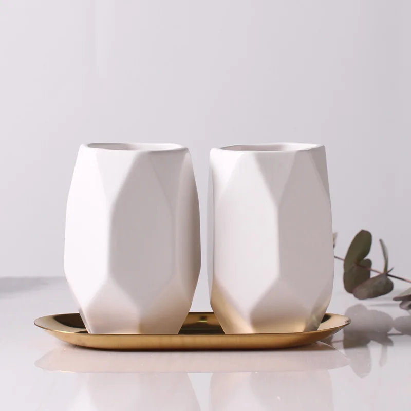 Ceramics Bathroom Supplies Toothbrush Cup Toothbrush Holder Lotion Bottle Soap Dish 2-piece Set Creative Bathroom Supplies - Цвет: A--2-piece set