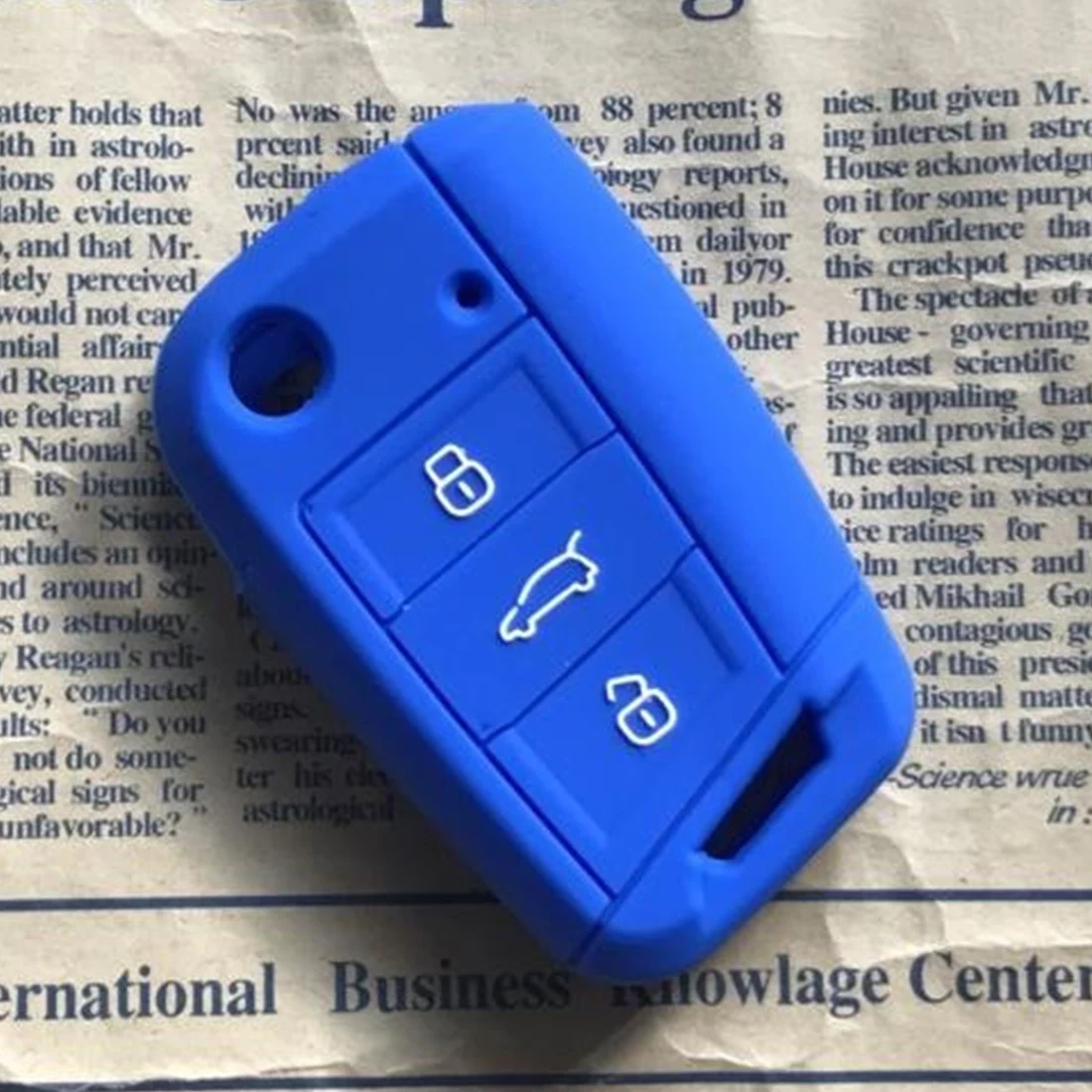 

Comfortable And Soft No Deformation Environmental protection Car Alarm Remote Controller keychain Cover Color Silicone Key Case