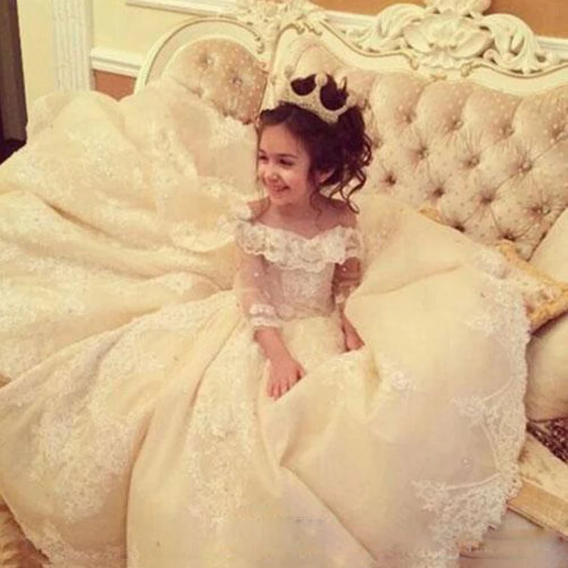 

Vintage Lace Appliqued Pageant Dresses With Long Sleeves Ball Gown Flower Girl Dress Off Shoulder Kid First Communion Dress