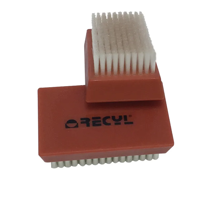 

Нейлоновая щетка для мытья с пластиковой ручкой для очистки фоточувствительной смолы, Франция, диаметр RECYL 0,2 мм