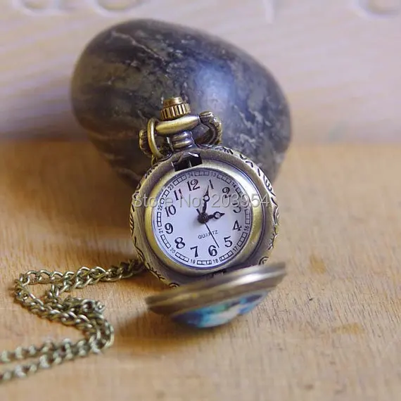 Цельнометаллические карманные часы с мультяшным изображением алхимика