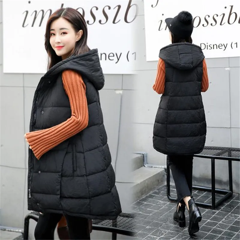 Женский жилет с капюшоном плотный теплый длинный из хлопка без рукавов на осень и