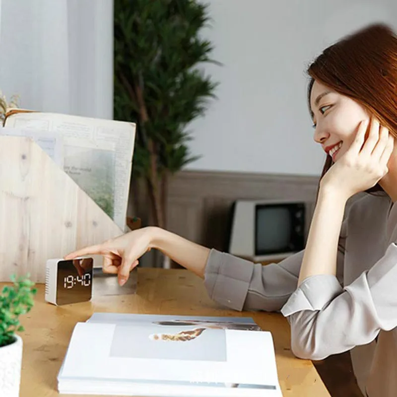Цифровой Настольный будильник светодиодный электронный зеркальный с большим