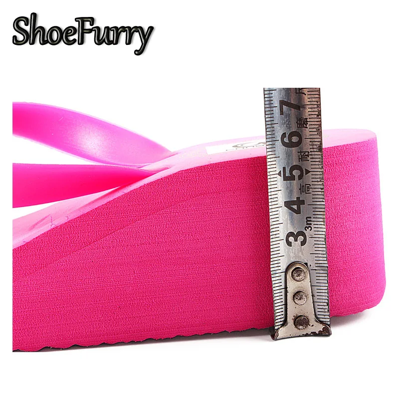 женские летние шлепанцы вьетнамки на платформе нескользящие банные босоножки