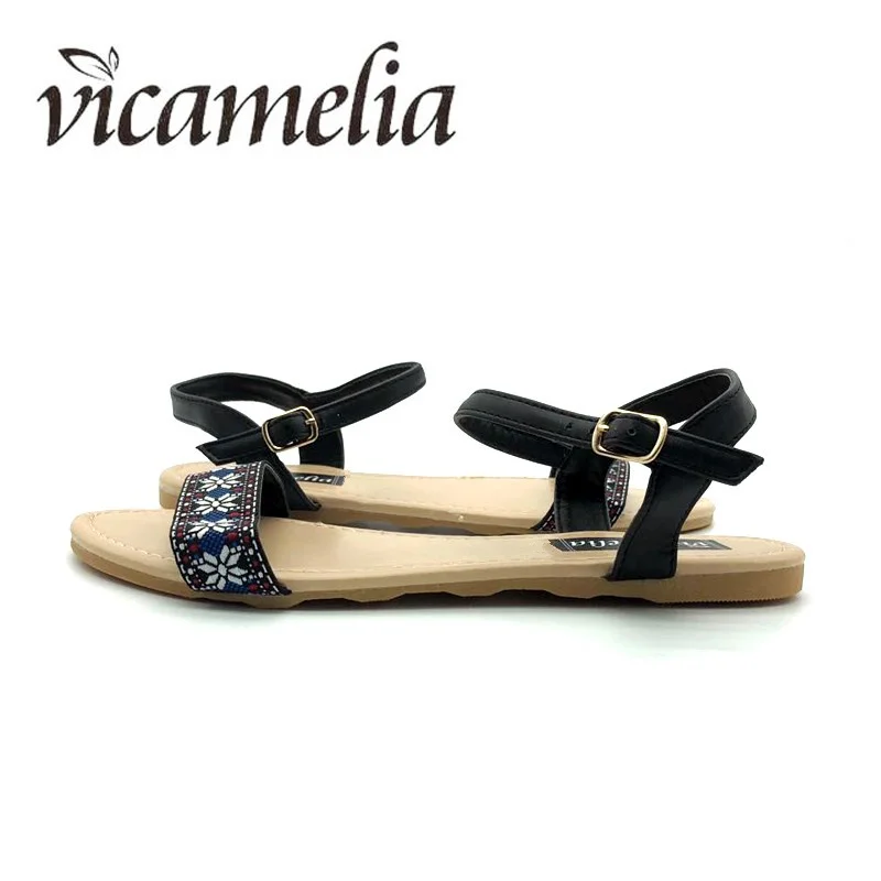 Vicamelia/ г. Летние пляжные сандалии женская повседневная обувь на плоской подошве с пряжкой женские модные шлепанцы с открытым носком и цветочной вышивкой 558