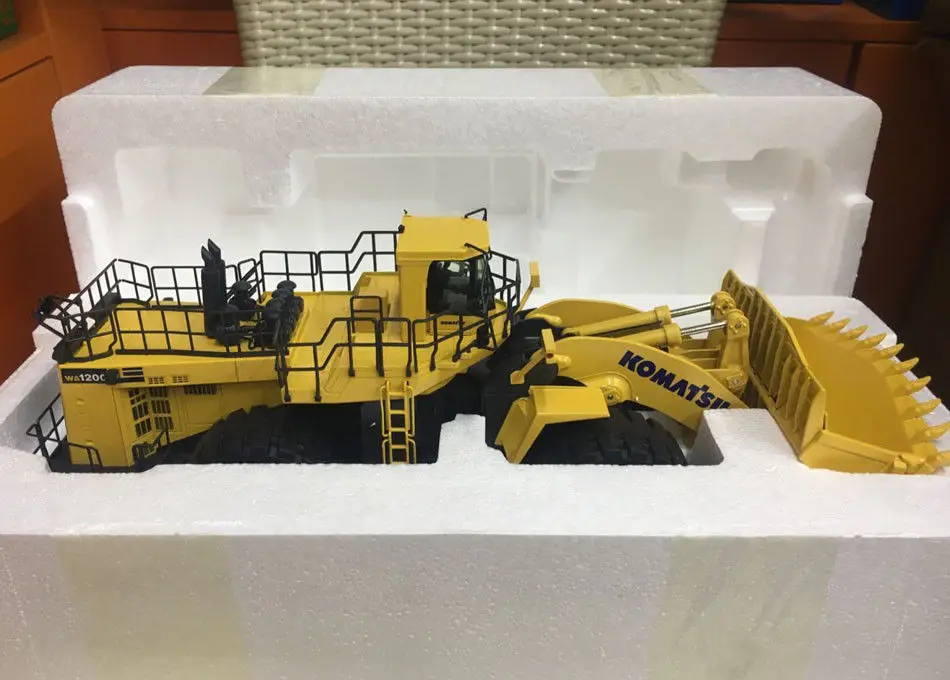 Редкий NZG Komatsu WA 1200 колесный погрузчик 1:50 Масштаб литой металл модель 889