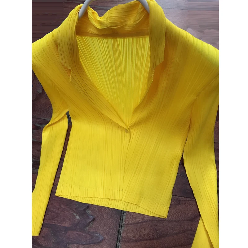 Цвет: желтый Changpleat весна осень женские короткие пальто куртка Miyak плиссированные модные однотонные с длинным рукавом тонкие на одной пуговице пальто кардиган C97 - Цвет: Цвет: желтый