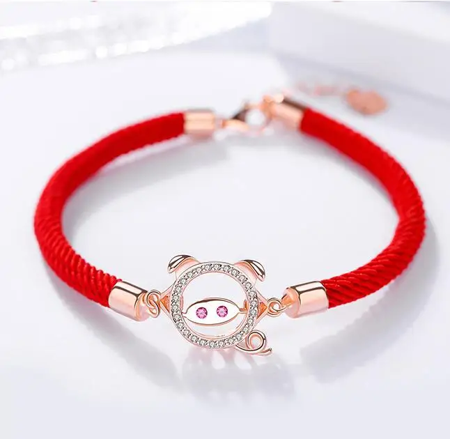 Женский браслет со знаком зодиака милый Свинкой из золота/серебра с красным