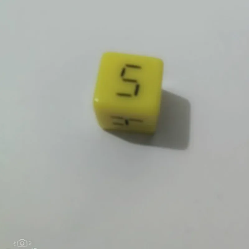 1Pcs Foreign Trade New Product 16mm Square Corner Transparent and Real Erotic Fun Dice 6 Face Engraving Text Pattern |