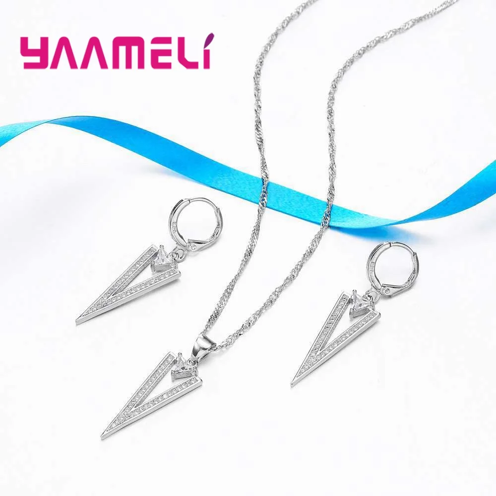 Женский ювелирный комплект из колье и серёг серебра 925 пробы | Украшения