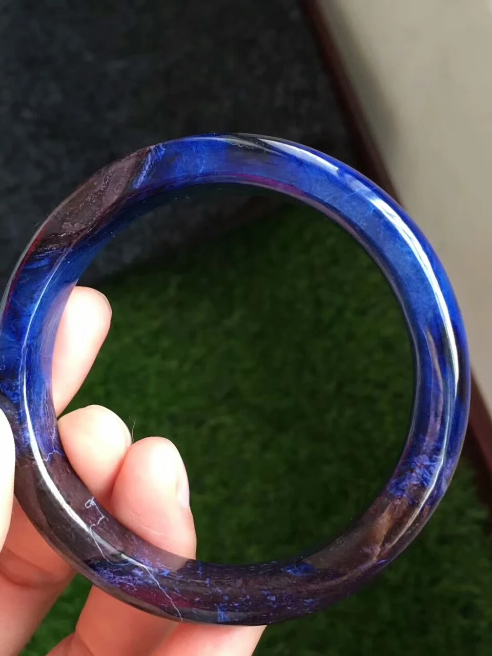 Высококачественный натуральный Sugilite королевский синий драгоценный камень ЮАР