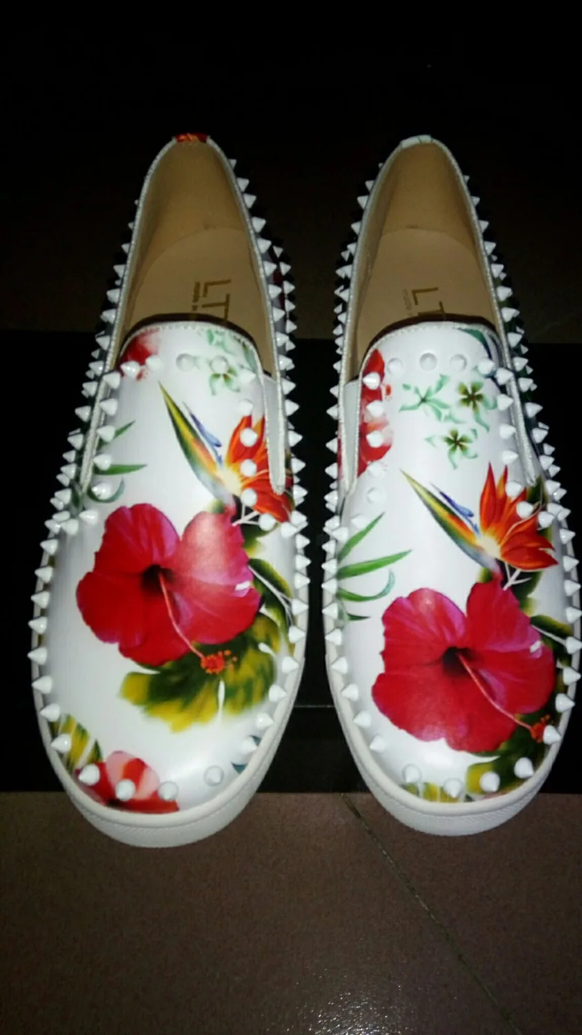 2018 высокое качество мужские слипоны Спайк кроссовки удобные Низкий Топ заклепки