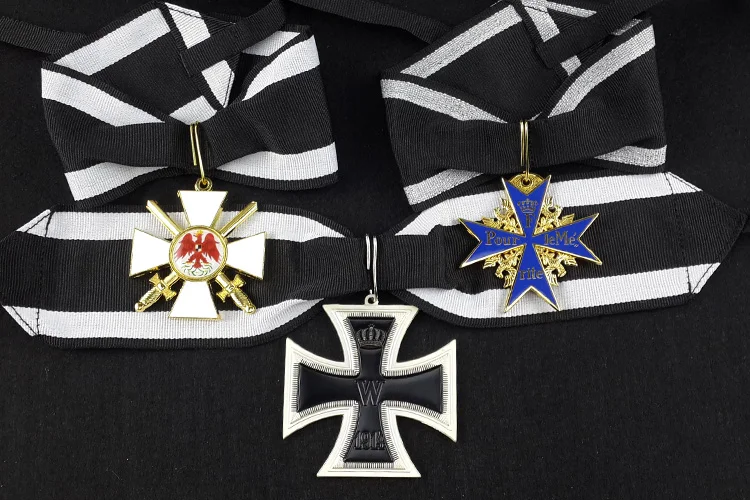 XDT0017 WWI немецкая Империя военные украшения 1914 большой крест Железный крест Орден Красного орла Pour Le Merite с лентой - Цвет: 1 combo
