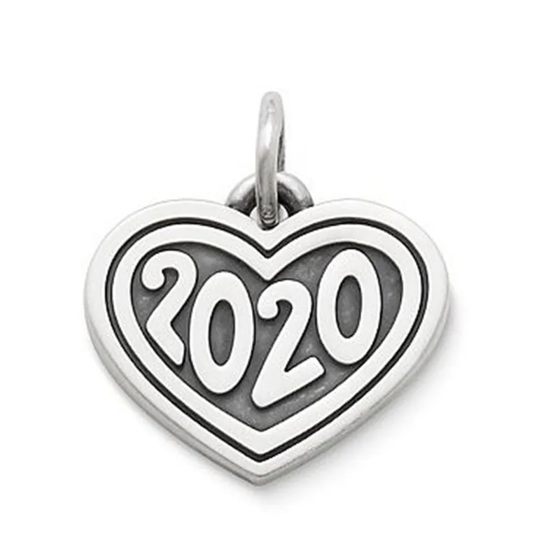 

Отличная идея для подарка любому градуированному сердцу с шармом «2020»