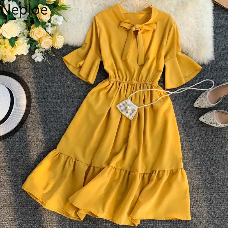 Женское платье в Корейском стиле однотонное с бантом и расклешенными рукавами