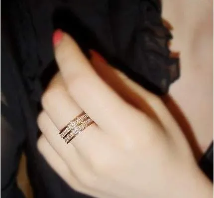 Блестящие парные кольца YUN RUO с кристаллами не выцветают титановая сталь розовое