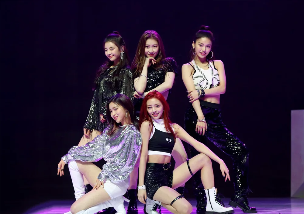 ITZY Kpop постеры корейские певцы глянцевые бумажные принты четкое изображение яркие цвета украшения дома