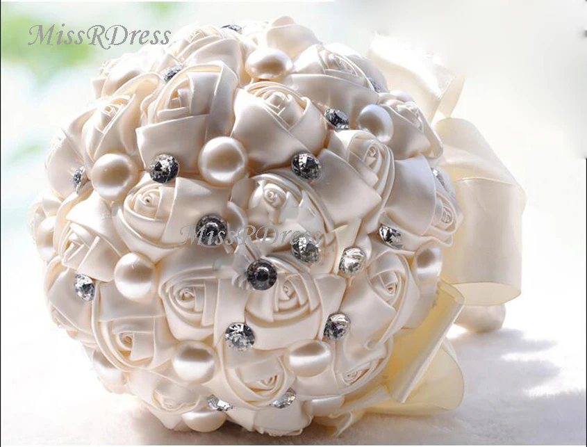 

MissRDress Gorgeous Crystal Wedding Bouquet Artificial Rose Bridesmaid Flowers Pearls Ivory Bridal Bouquets de mariage JK316