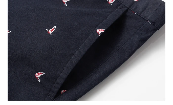 Giordano повседневные зауженные шорты из натурального хлопка slim fit,с вышивками на них,имеется три варианта окраса