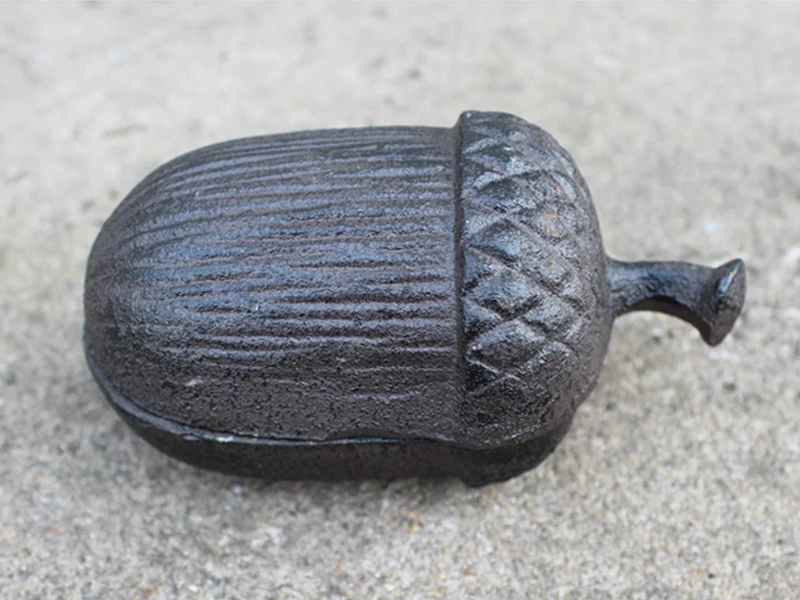 Primitive Style - Heavy Rustic Cast Iron Acorn Hide-A-Key (Dark Bronze Accented in Rusty Brown Finish Use Indoor or Outdoor | Дом и сад