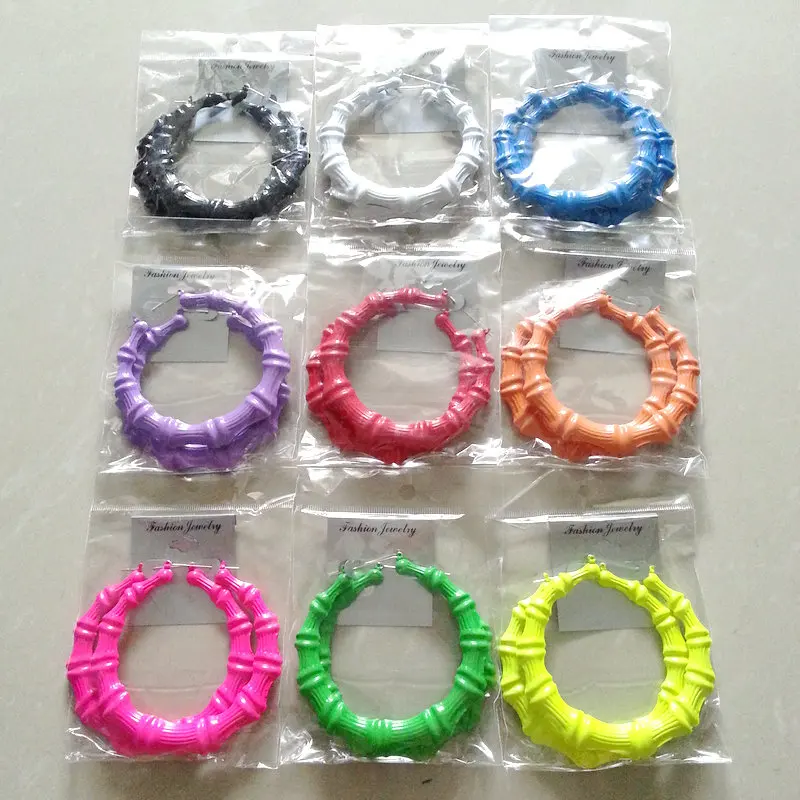 Серьги-кольца круглой формы неонового цвета круглые бамбуковые большие в форме