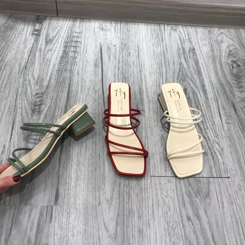 Женские летние шлепанцы на каблуке 2019 модные кожаные плоской резиновой подошве